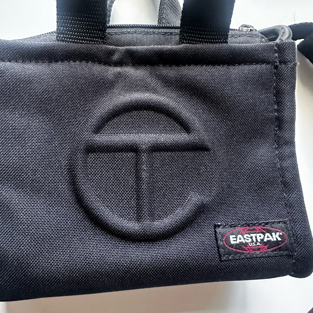 Eastpak x Telfar Small Shopper Bag Purse Black New with Tags - Picture 4 of 4